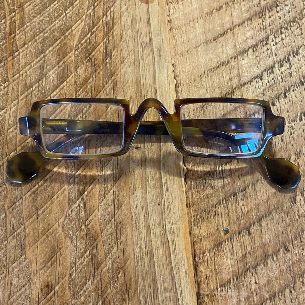 Vintage Tortoise shell readers—strength unknown